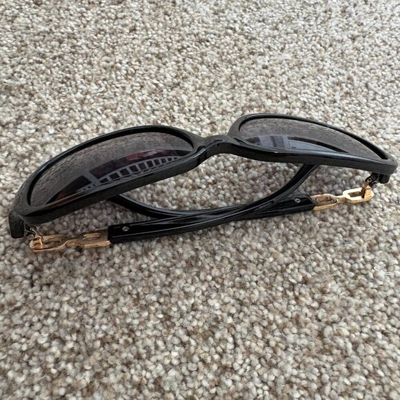 Sunglasses Black Square with gold chain on arms - Picture 8 of 8